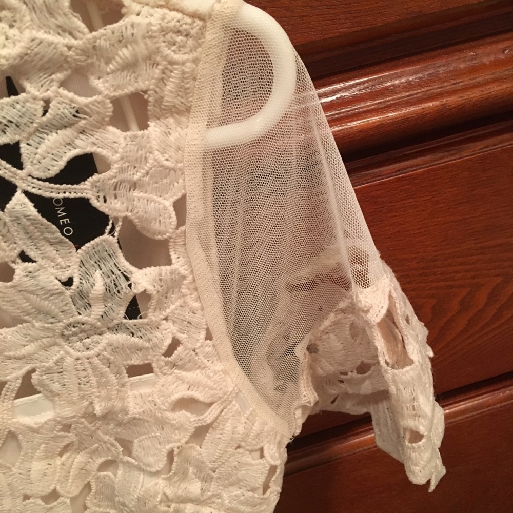 Lace Dress - Picture 4 of 6